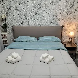 Bonelli Dreams In Guest house